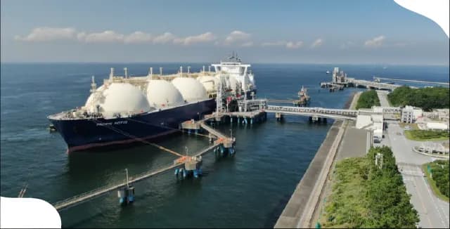 India’s Top LNG Importer Petronet Seeks ₹12,000 Crore ($1.4B) Local Loan